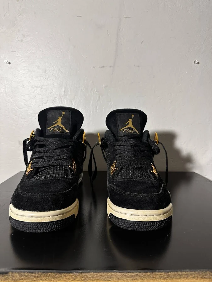 Air Jordan 4 Royalty