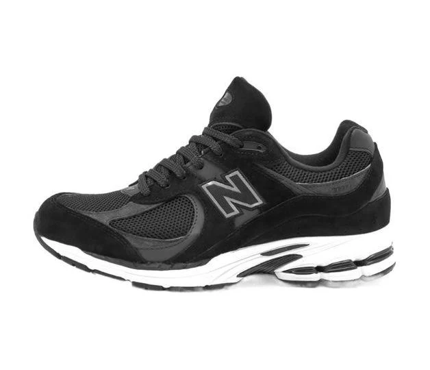 New Balance Men's 2002R Lace-Up Sneakers - Black - Low-top sneakers - 8.5