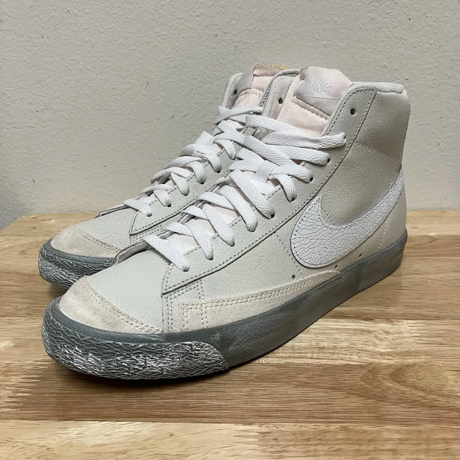 Nike Men's Blazer Mid 77 EMB Summit White