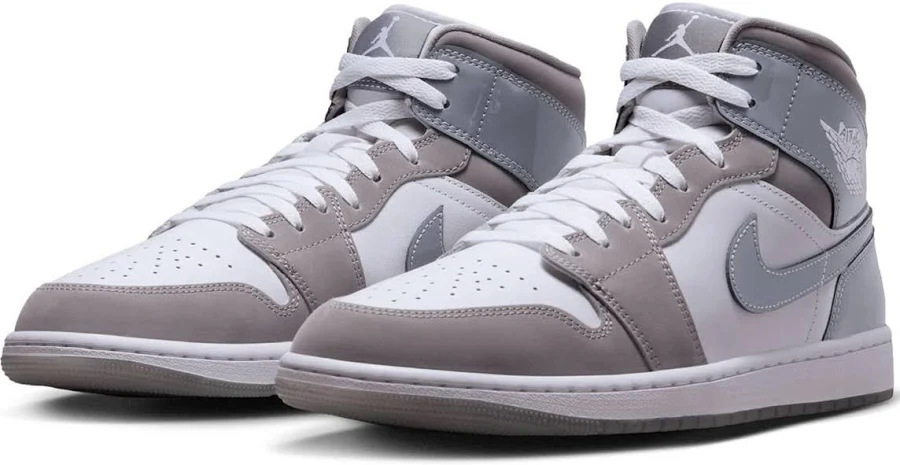 Nike Air Jordan 1 Mid Se Light Smoke Grey Sneakers