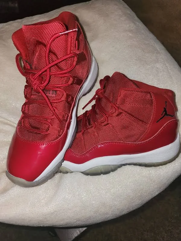 Jordan 11 Retro Win Like 96 Sz 6.5Y1