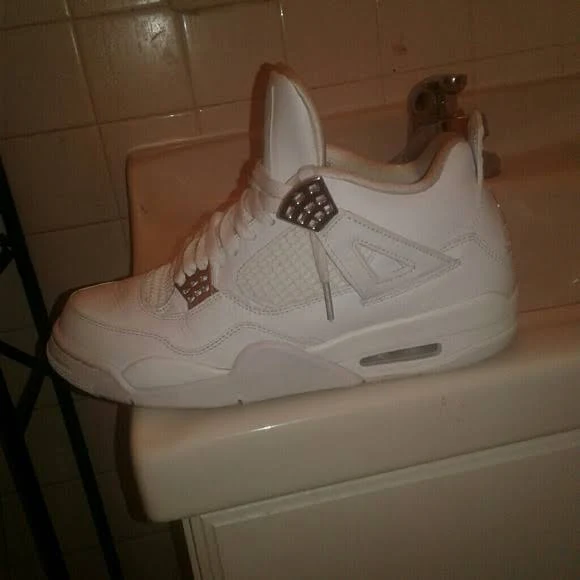 Air Jordan 4 Pure Money size 9.5