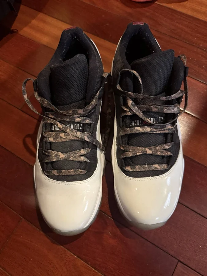 Jordan 11 Retro Low Tuxedo