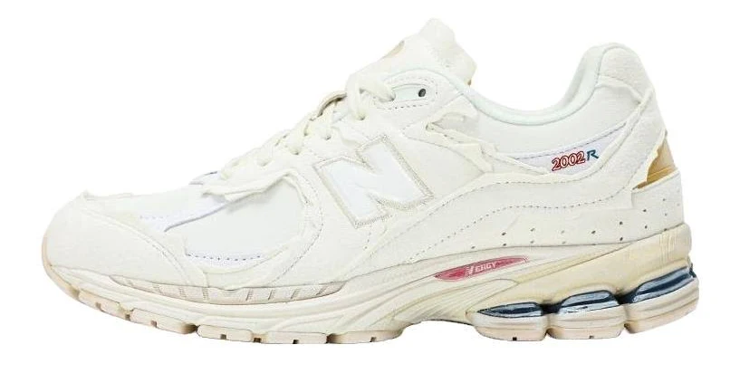 New Balance 2002r "protection Pack" Men Sneakers - Sea Salt/white