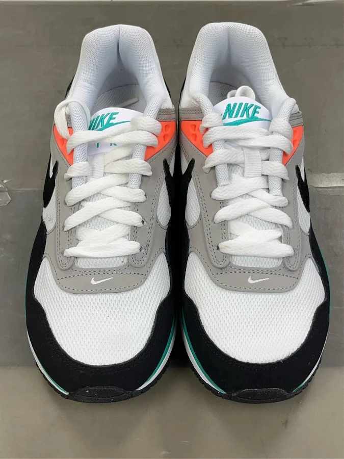Nike Women's Air Max Correlate Sneaker Us 6.5
