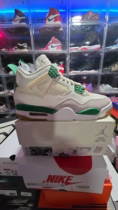 SIZE 8 JORDAN 4 SB PINE GREEN