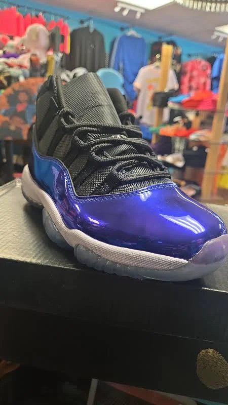 Air Jordan Retro 11S Metallica PURPLE1