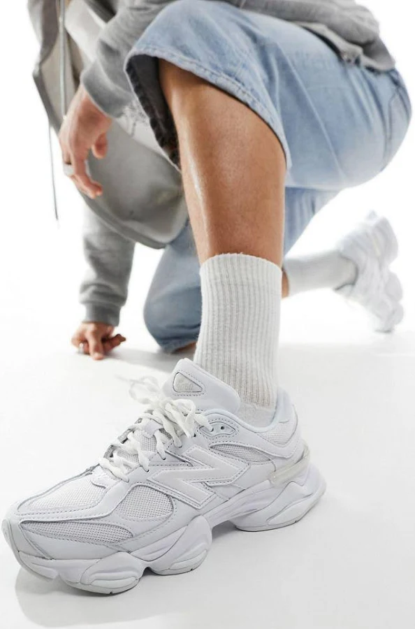 New Balance New Balance 9060 unisex trainers in triple white - WHITE - UK 3.5
