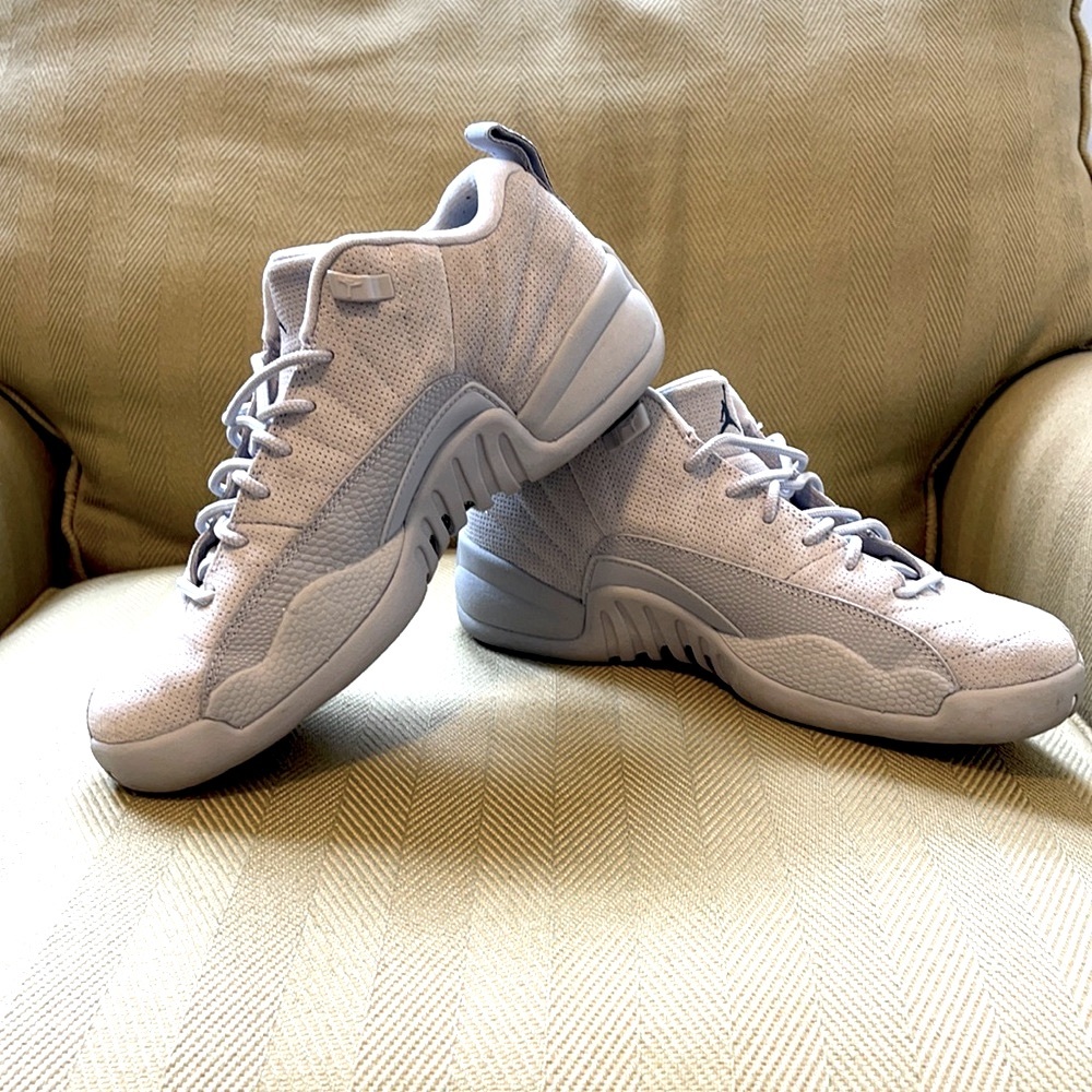 Jordan 12 Retro low top wolf grey