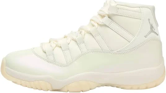 Jordan 11 Retro W Women Sneaker - Sail/pearl Grey/white/mtlc Silver