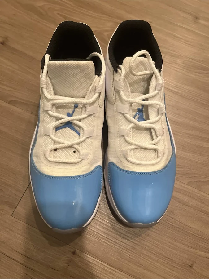 Size 11- Air Jordan 11 Low Unc White/blue