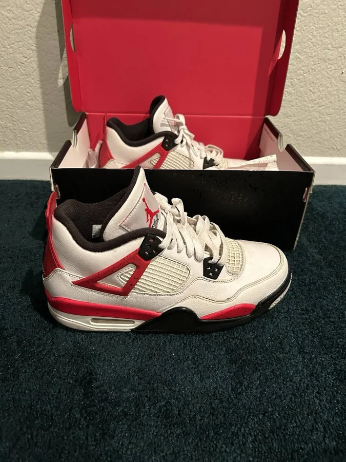 Jordan 4 Retrored Cement