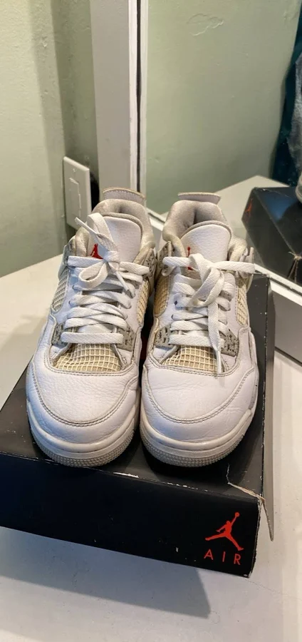 Jordan 4 “White Oreo”