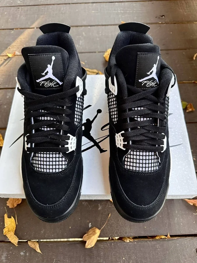 Jordan 4 White Thunder