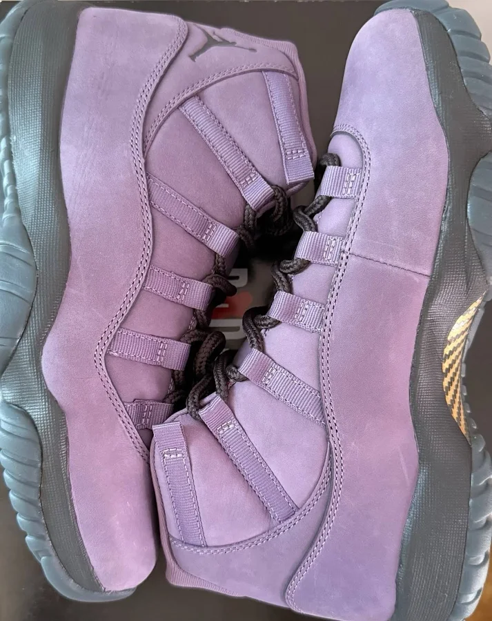 Jordan Air Jordan 11 Retro Violet Mojave Patent Leather Io8961-553