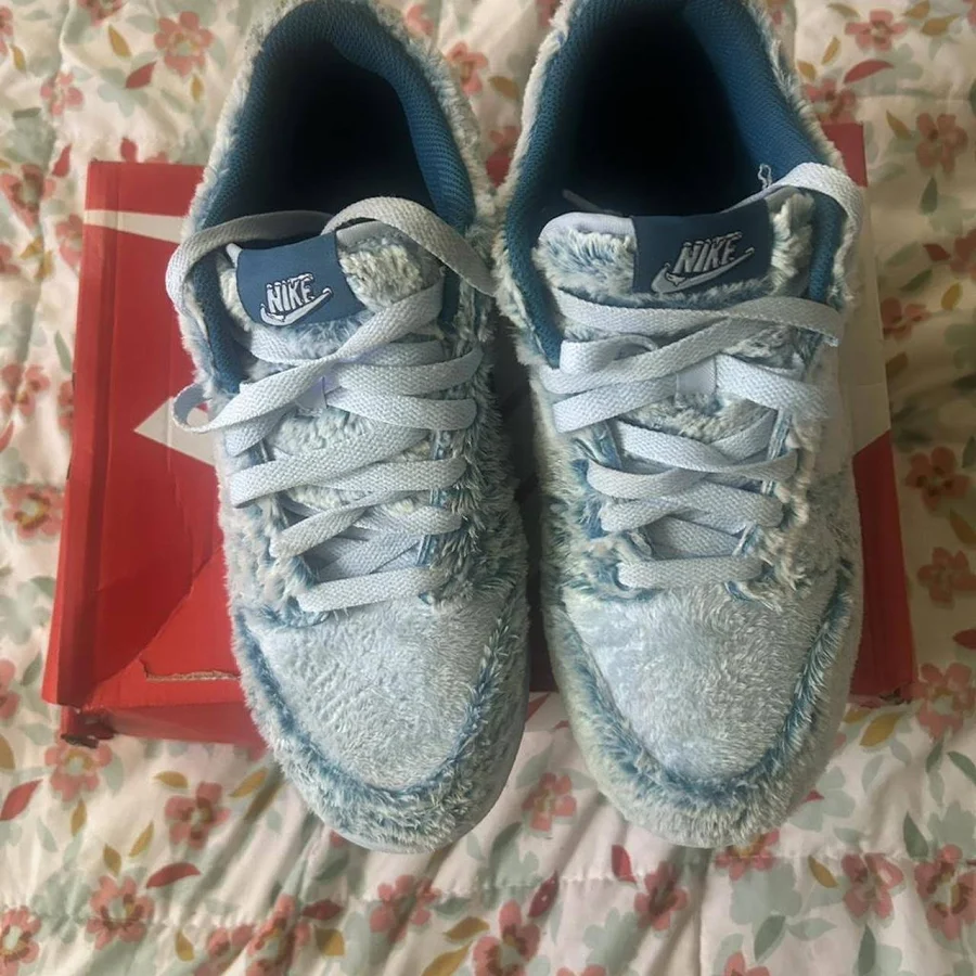 Nike Women's Abdominal Snowman Dunk Low Sneakers - Blue - US 7