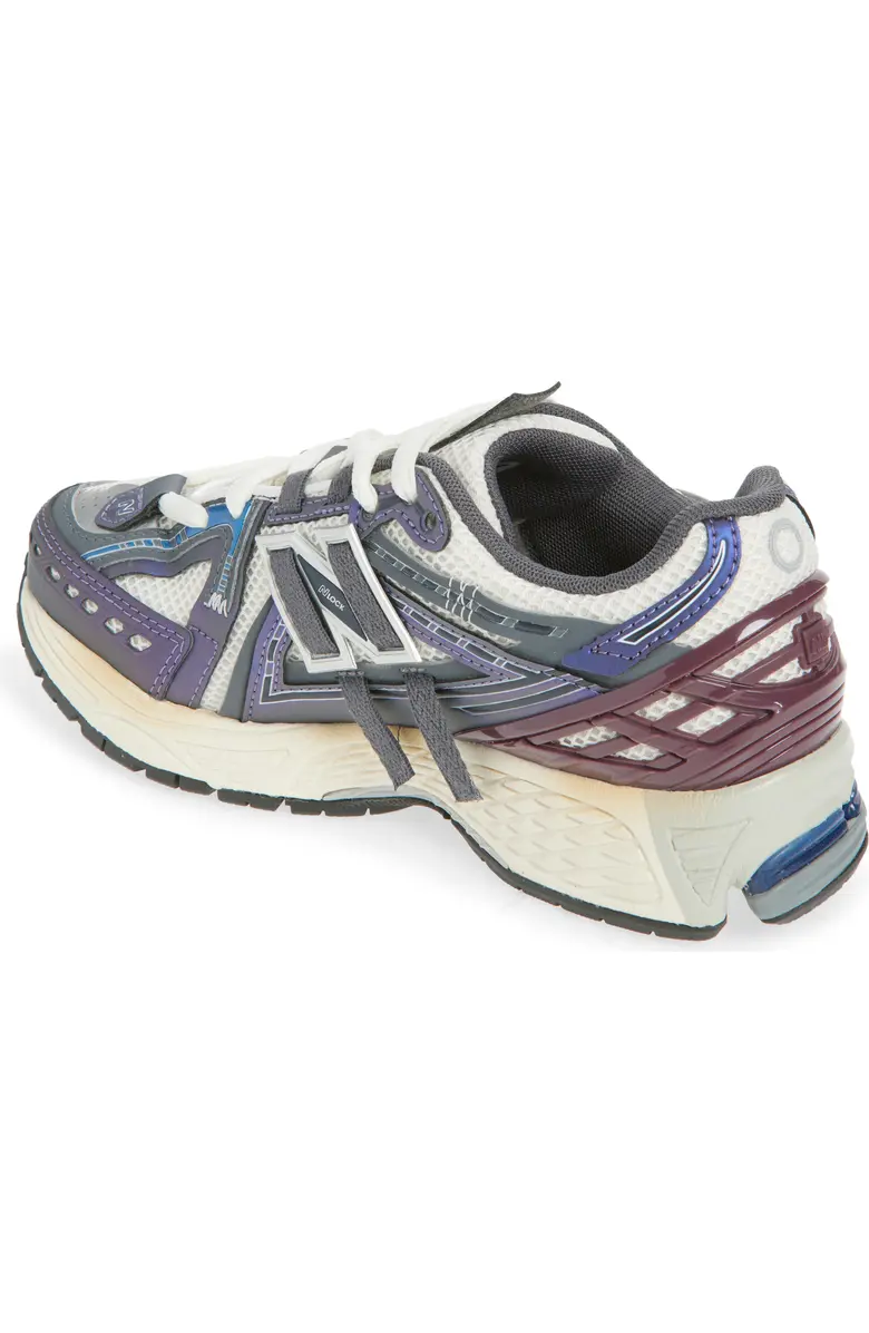 Gender Inclusive 1906A Running Shoe