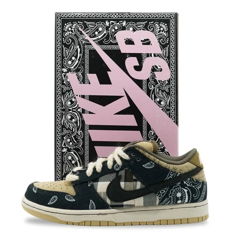 Travis Scott × Nike SB Dunk Low (Special Box)