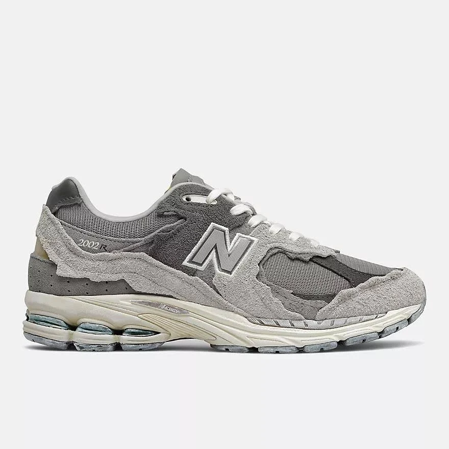 New Balance | M2002rv1 | Men's | Size: 6.5 | Color: Rain Cloud With Magnet