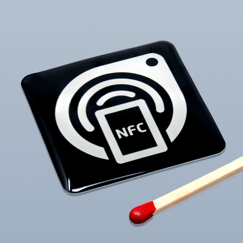 Pre-Printed NFC Bubble Sticker - ST25TN01K - 38 x 38 mm Square - NFC Tag
