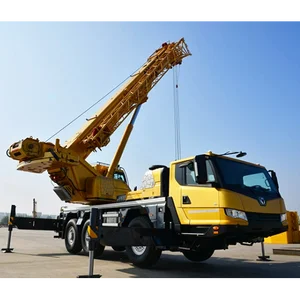 Мобильный кран XCA250-K грузоподъемностью 250 тонн с удлиненной стрелой для позиционирования компонентов ветроэнергетических установок