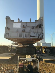 Рабочие применения гусеничного крана ZCC9800W Б/У КРАН ZOOMLION 9800 ТОНН для установки ветряных турбин