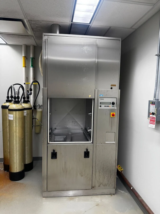Quantum Technology Equipment Miele G 7827 Professional Laboratory Glassware Washer Disinfector 208V 3Ph Lab Pharma
